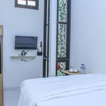 Laswi Syariah Guest House Bandung Buitenkant foto