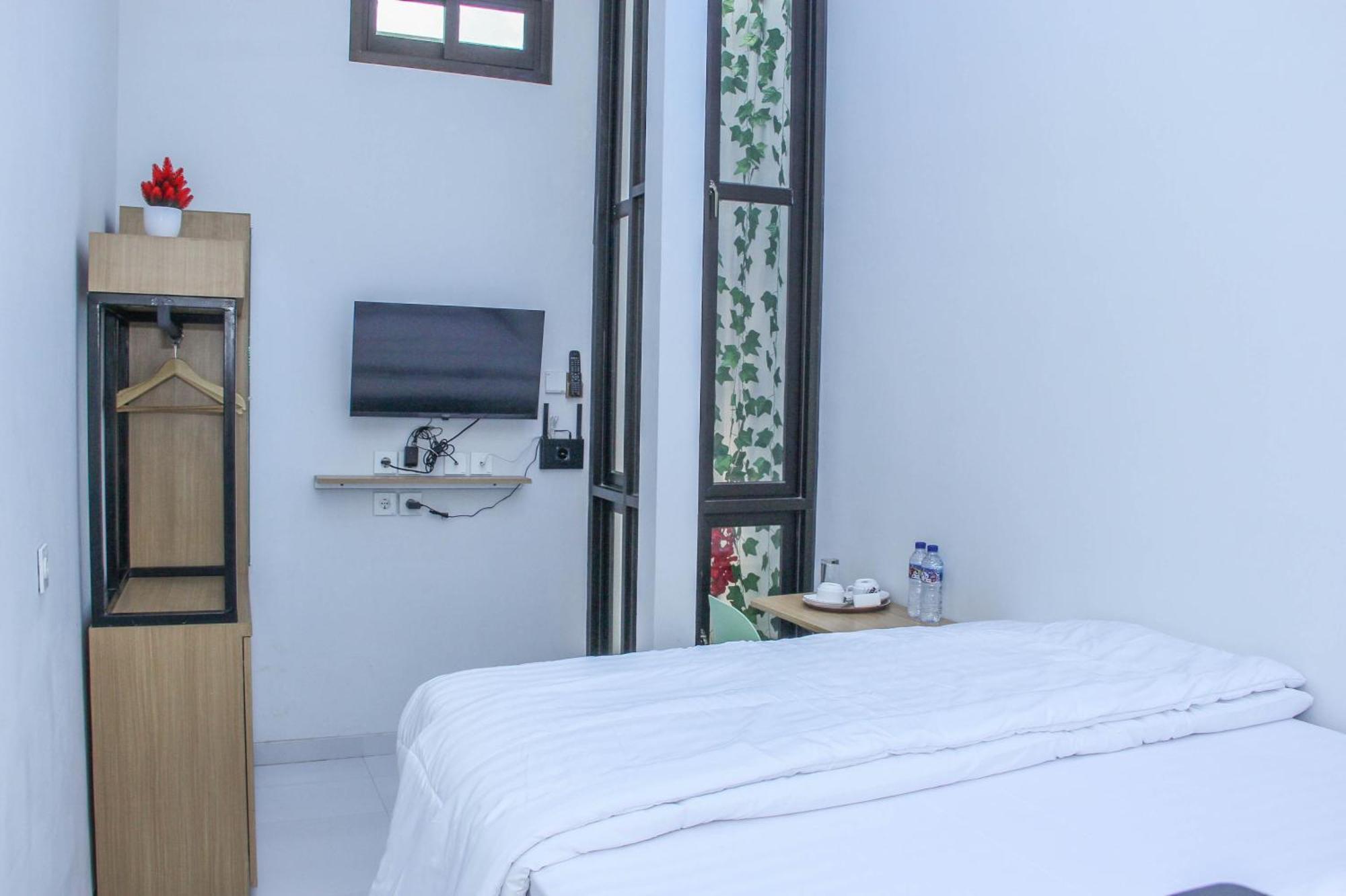 Laswi Syariah Guest House Bandung Buitenkant foto