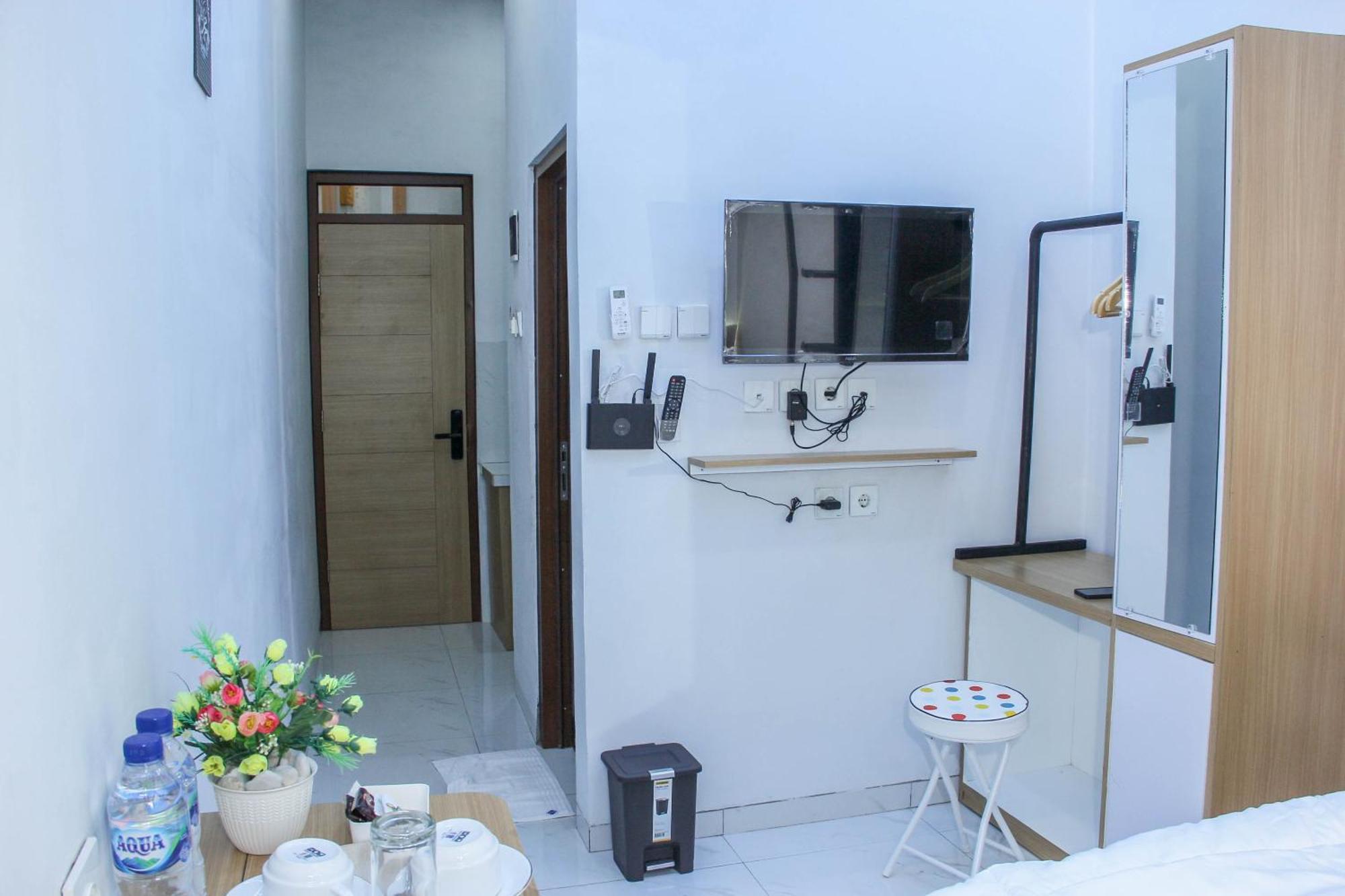 Laswi Syariah Guest House Bandung Buitenkant foto